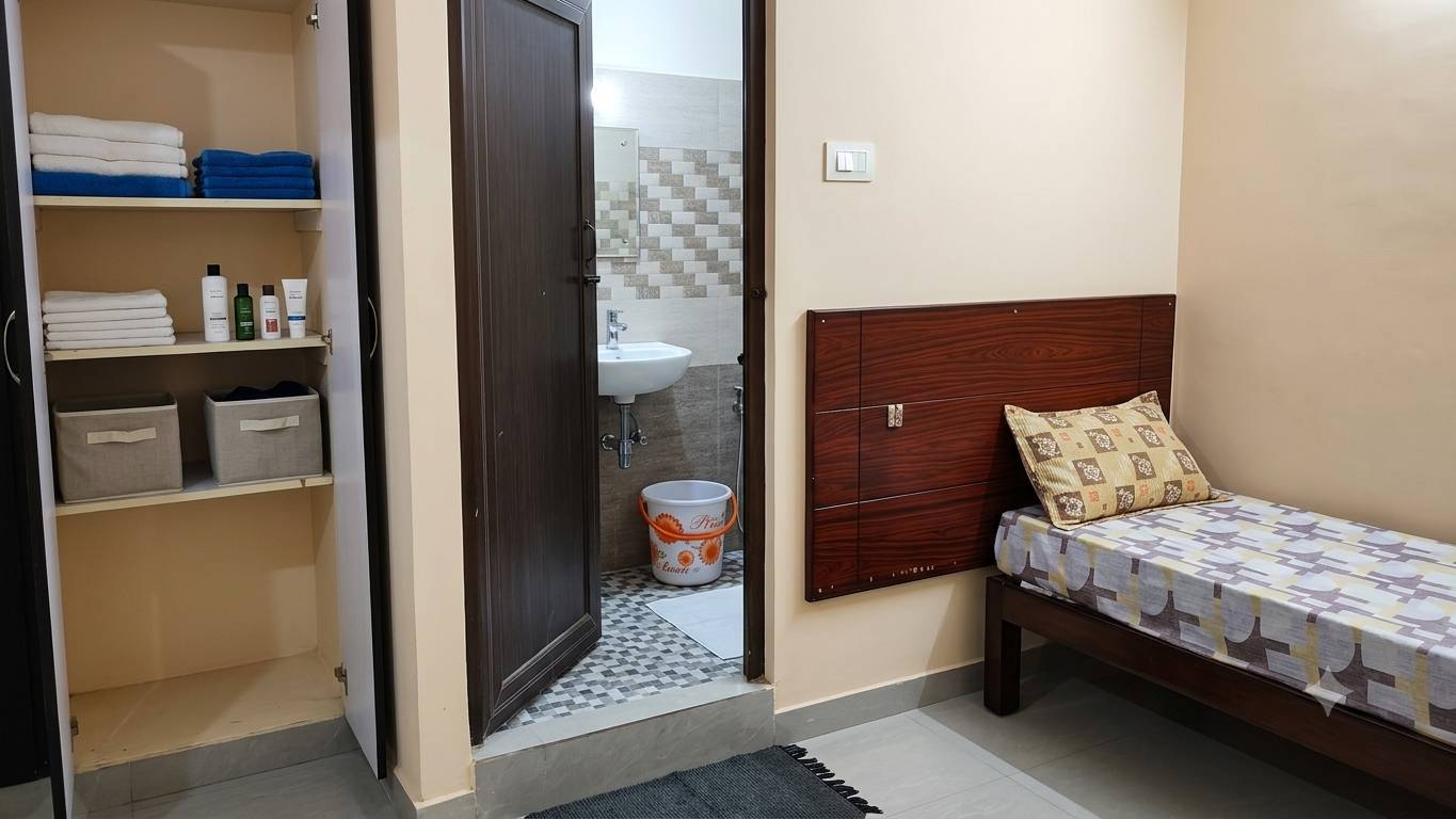 Single Non A/C at Royal Residency, Gingee
