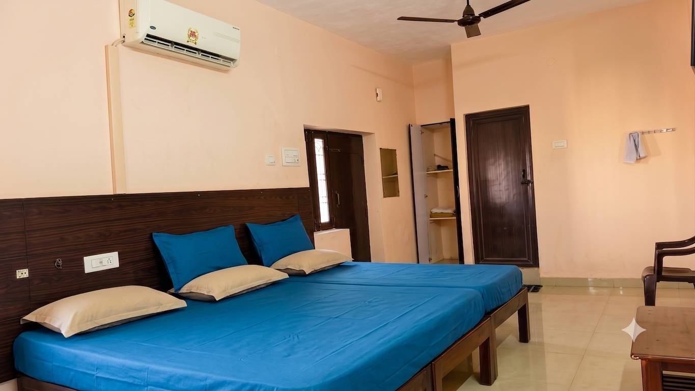 Triple Cottage A/C at Royal Residency — photo 2