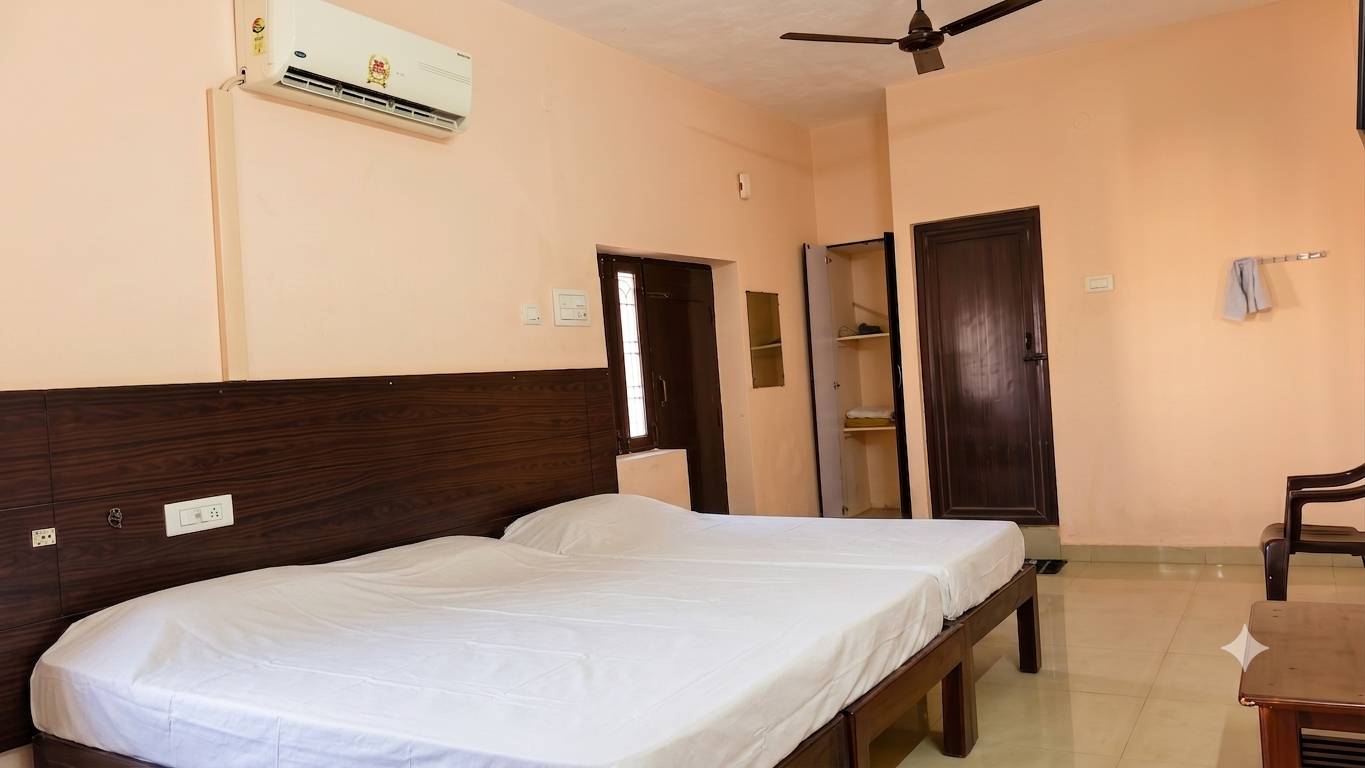 Triple Cottage A/C at Royal Residency — photo 3